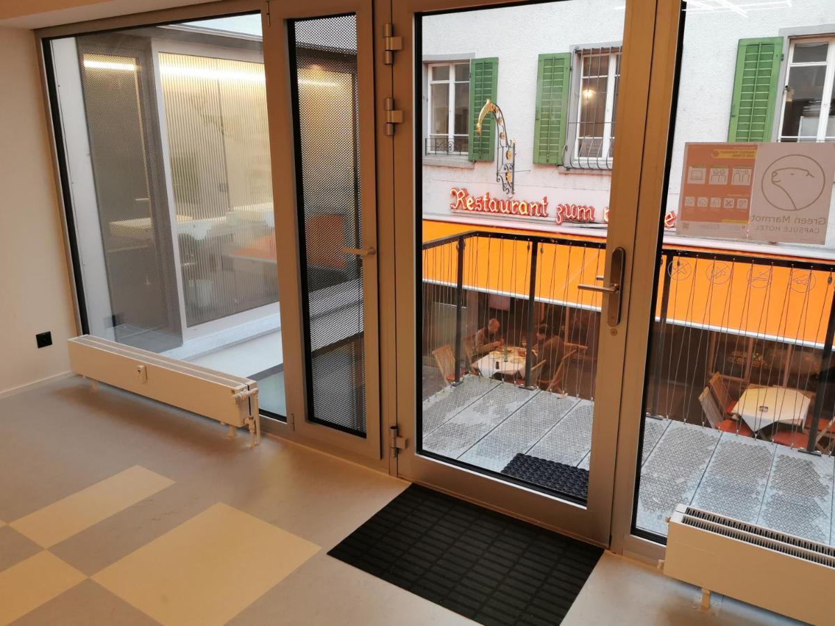 Green Marmot Capsule Hotel Zuerich Exteriör bild